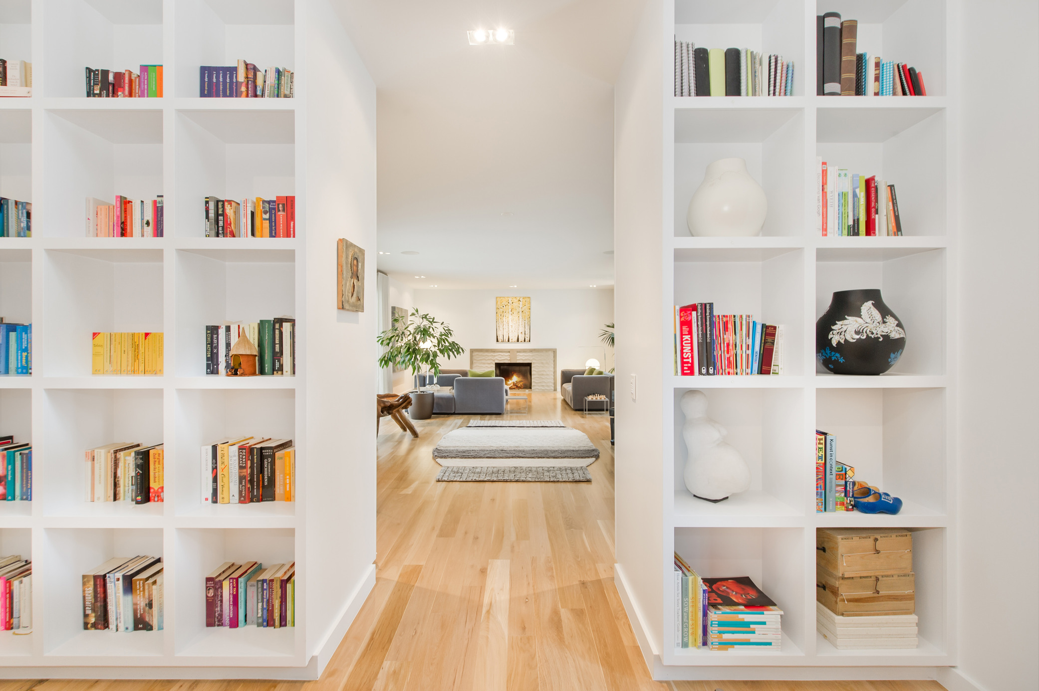 34 Polo Club Circle bookcases