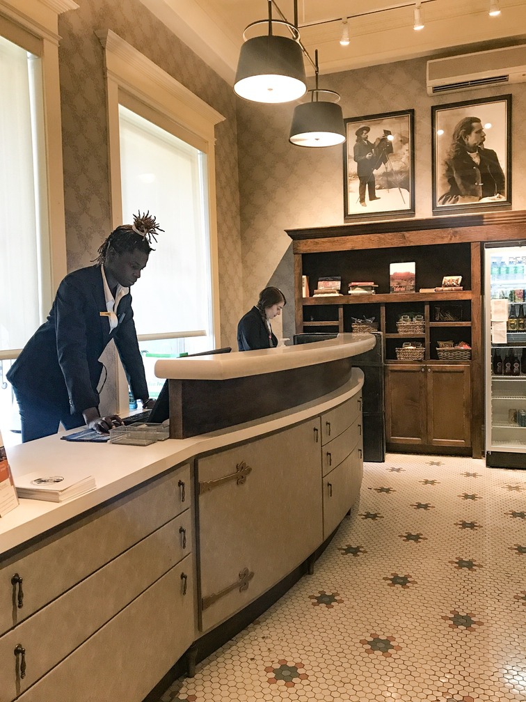 boulderado front desk