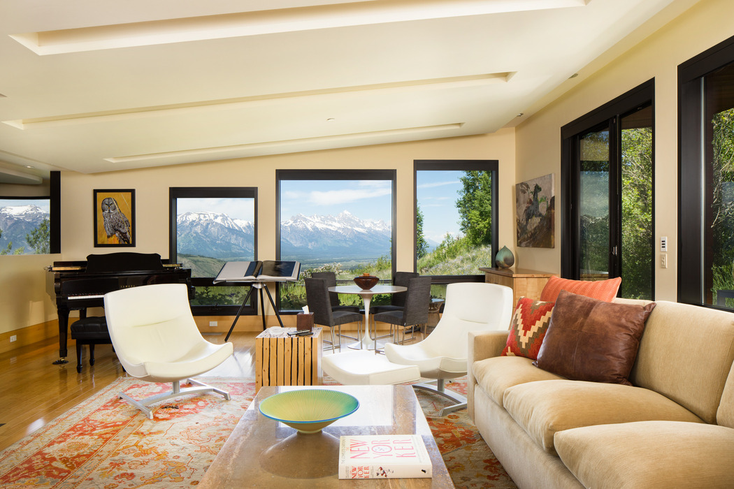 grand outlook living room