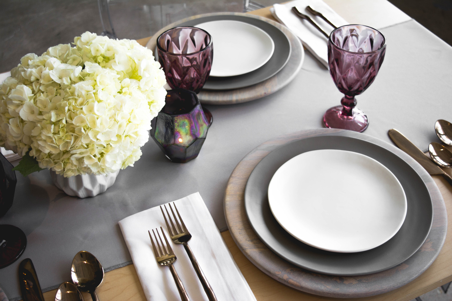 cloth and gold drift away