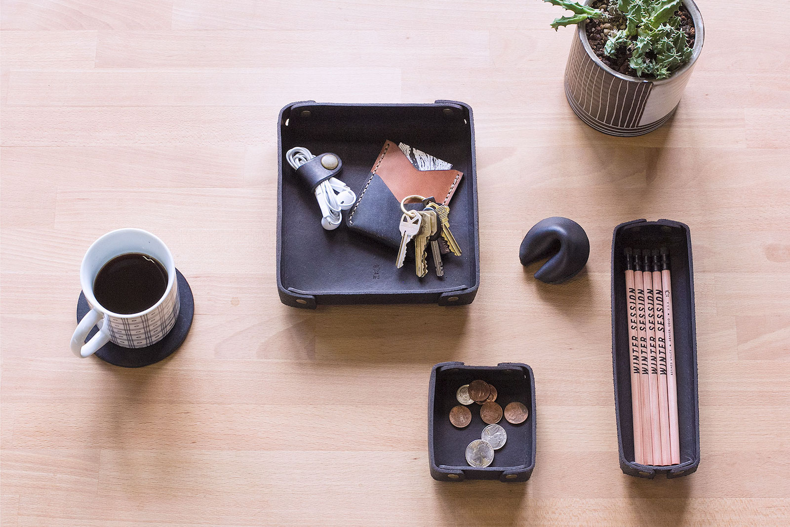 winter session black desk set