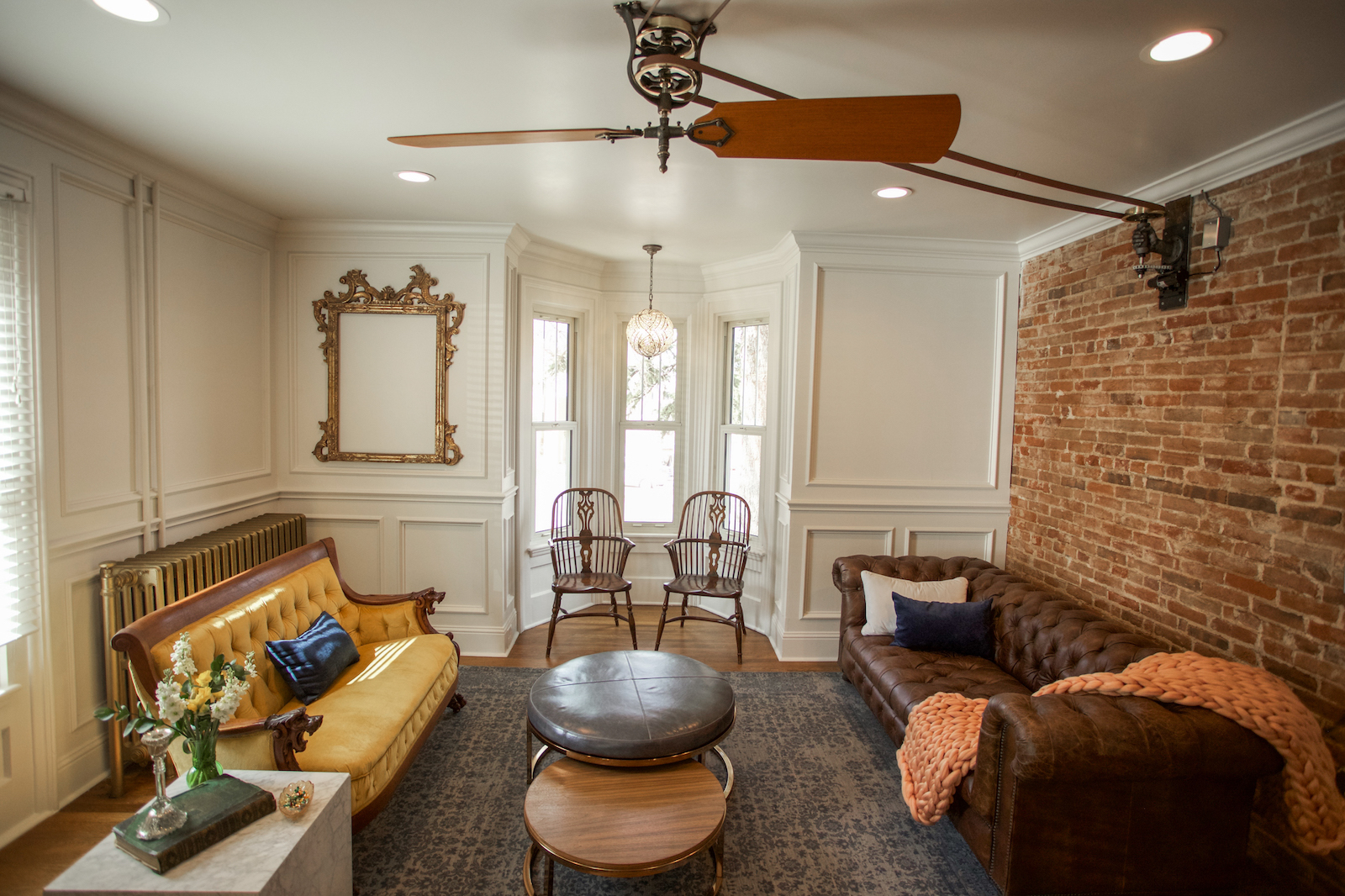 dove inn living room