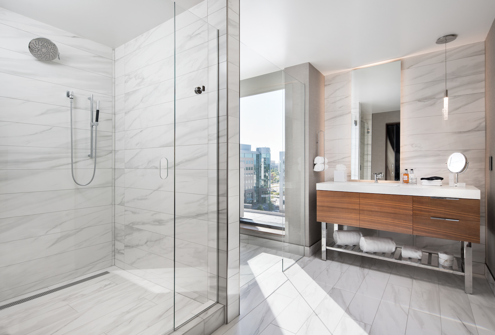 jacquard suite bath The Jacquard Hotel & Rooftop