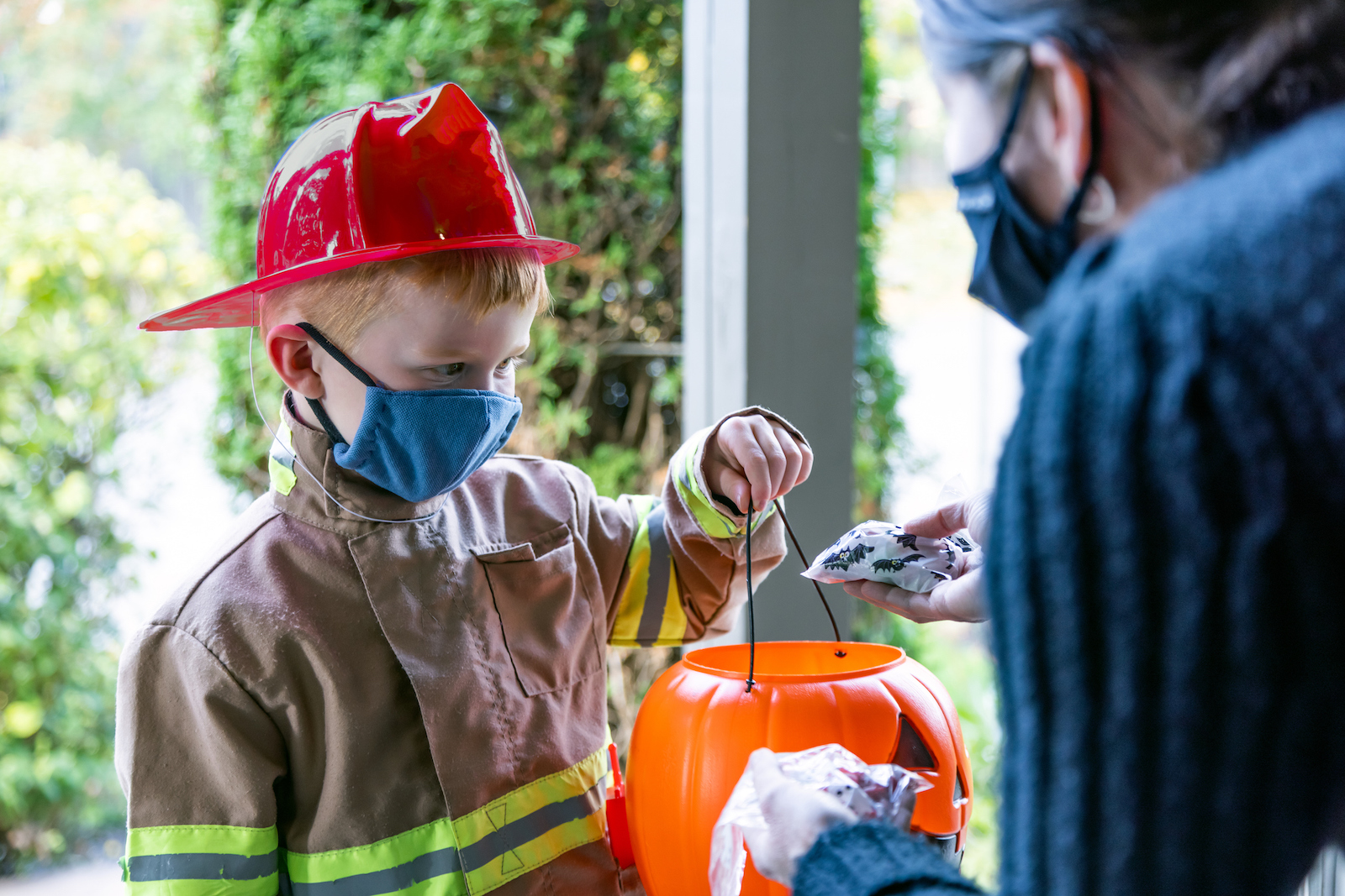 How to Celebrate Halloween Safely During COVID19