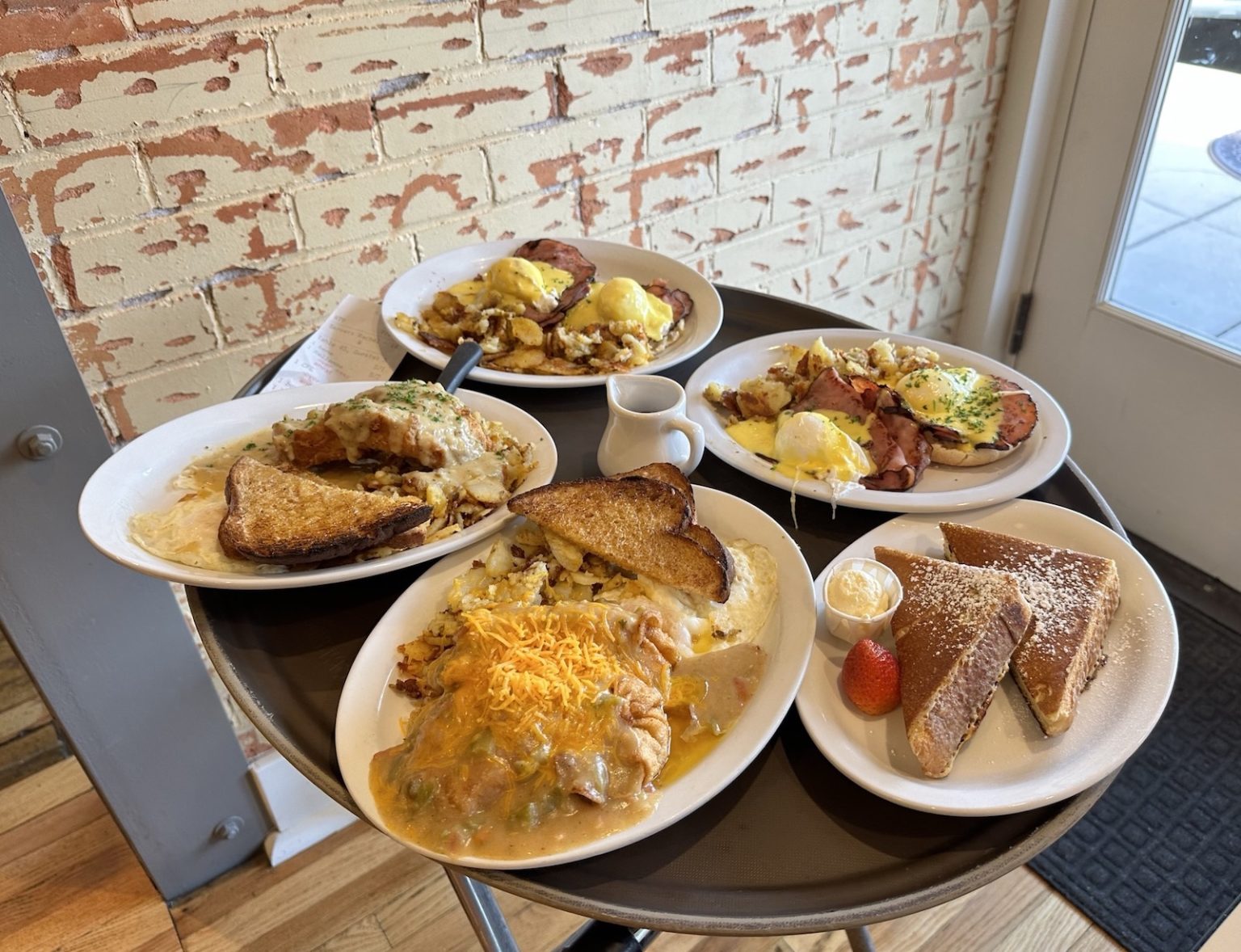 RoadTrip Restaurant Silver Grill Cafe 5280