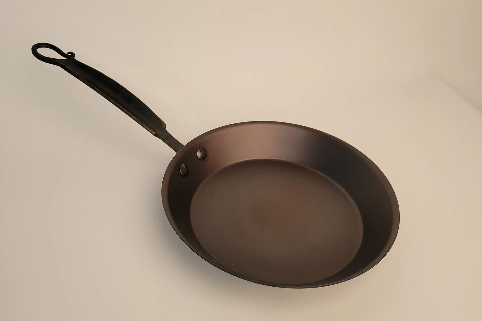 Carbon steel pan