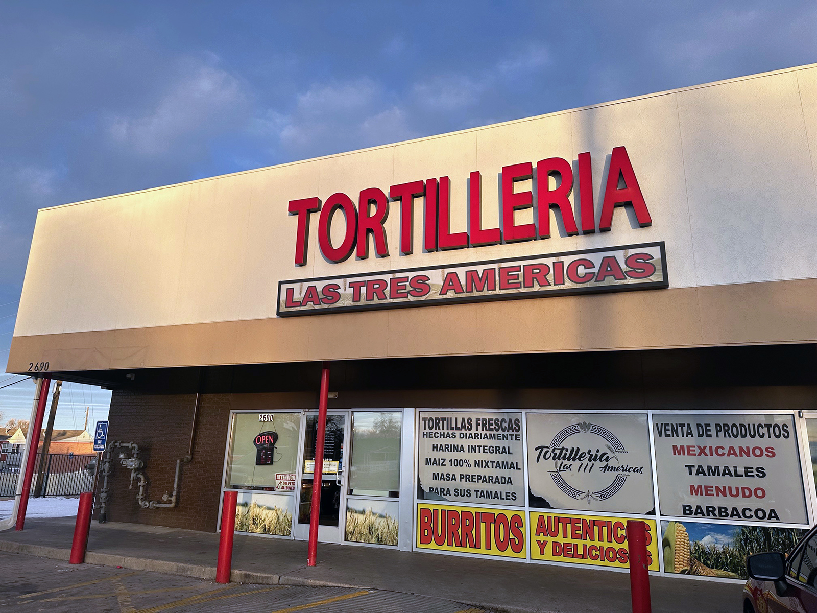 The outside of Tortilleria Las III Americas