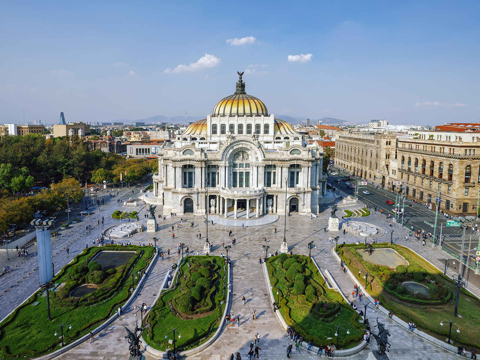 Alameda Central city park and Palacio de Bellas Artes
