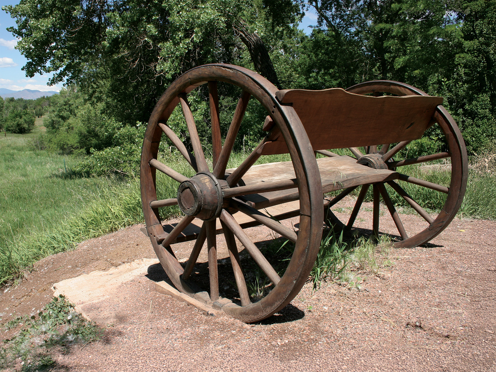 A bench at Mile 26.25 of the High Line Canal