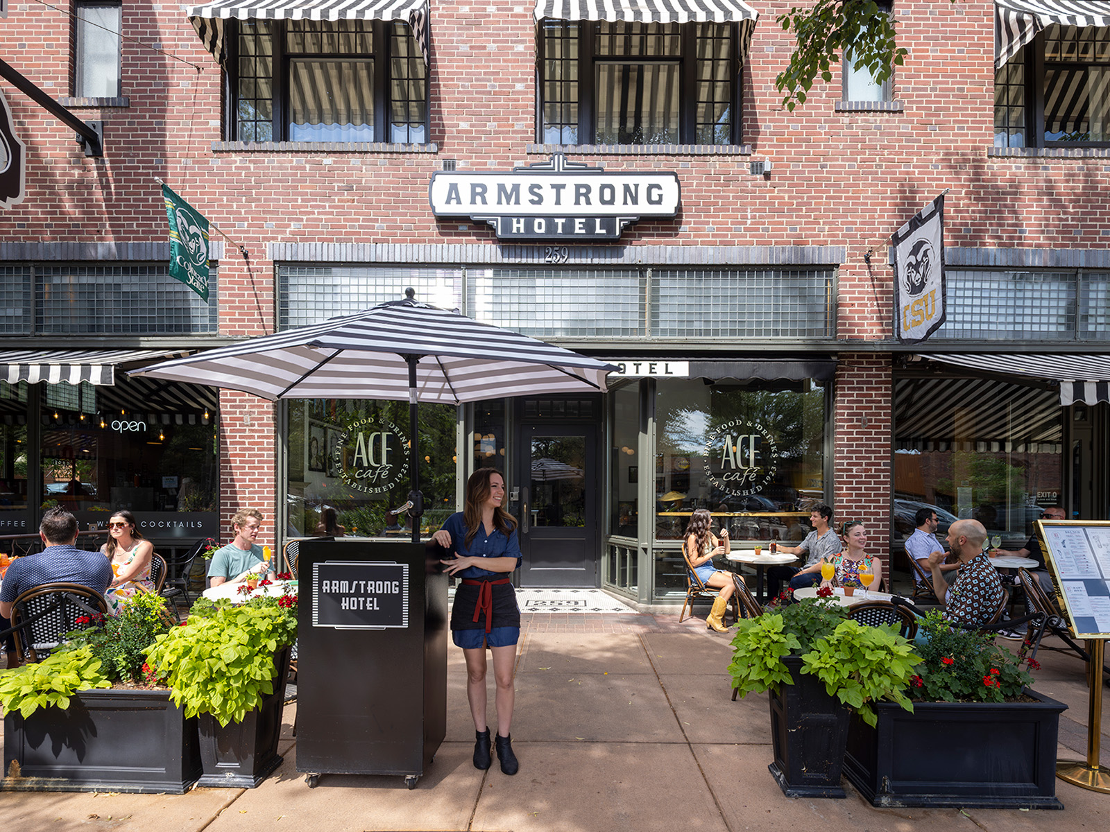 Armstrong Hotel facade