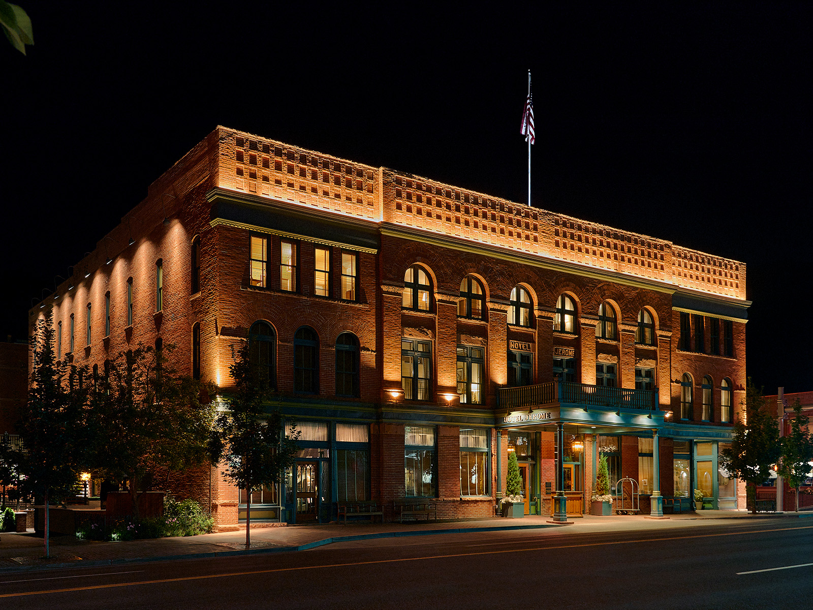 Hotel Jerome at night