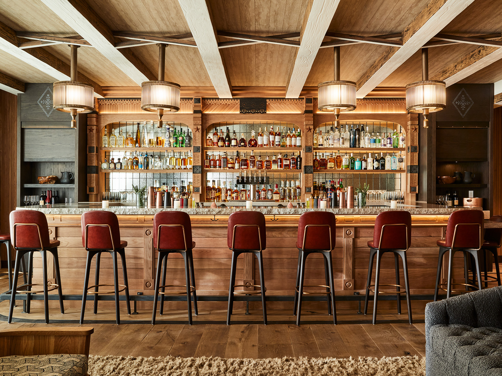 Wood bar with leather stools