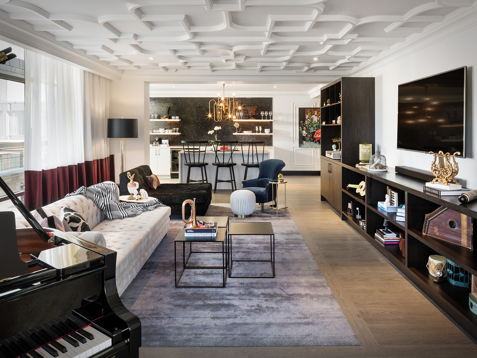 Suite with a piano, living room, kitchenette