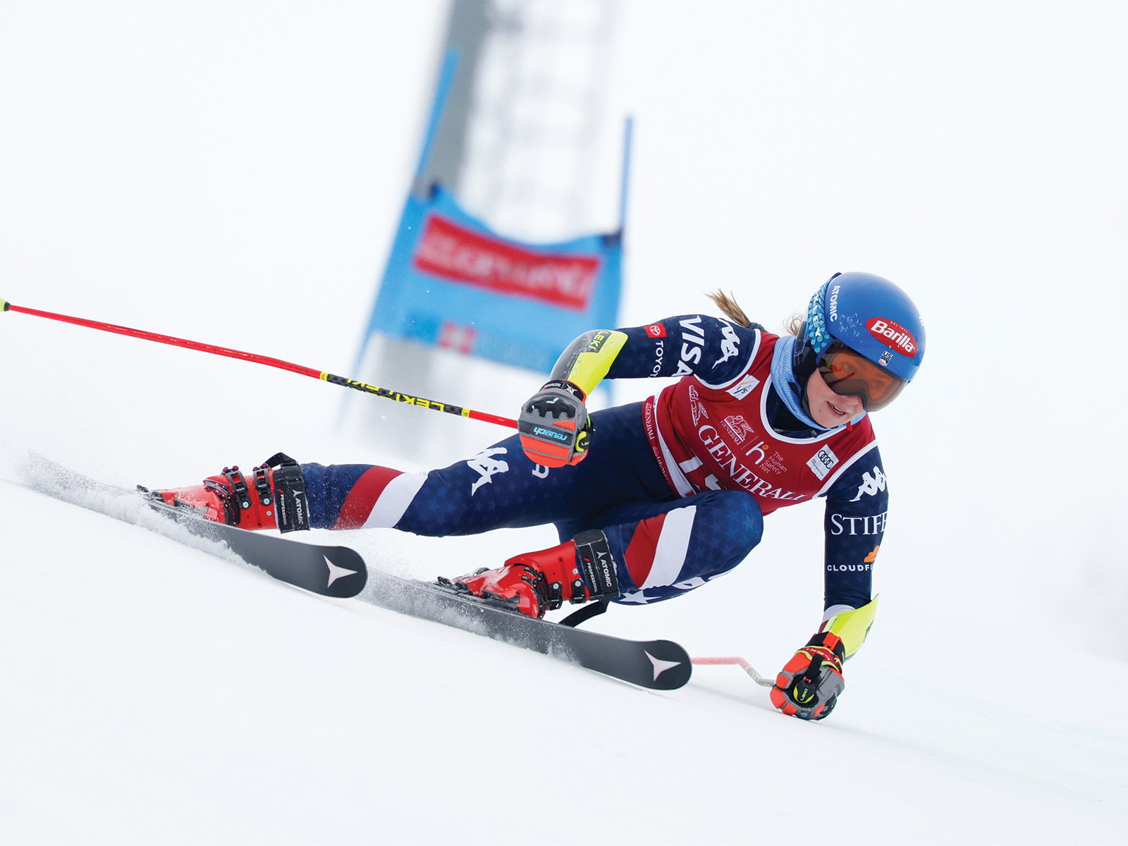 Mikaela Shiffrin skiing