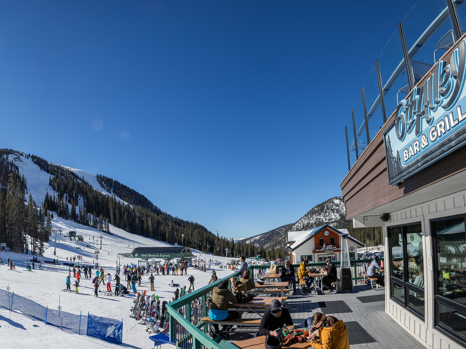 The 8 Best New(ish) On-Mountain Eats and Drinks You Need To Try This Ski Season