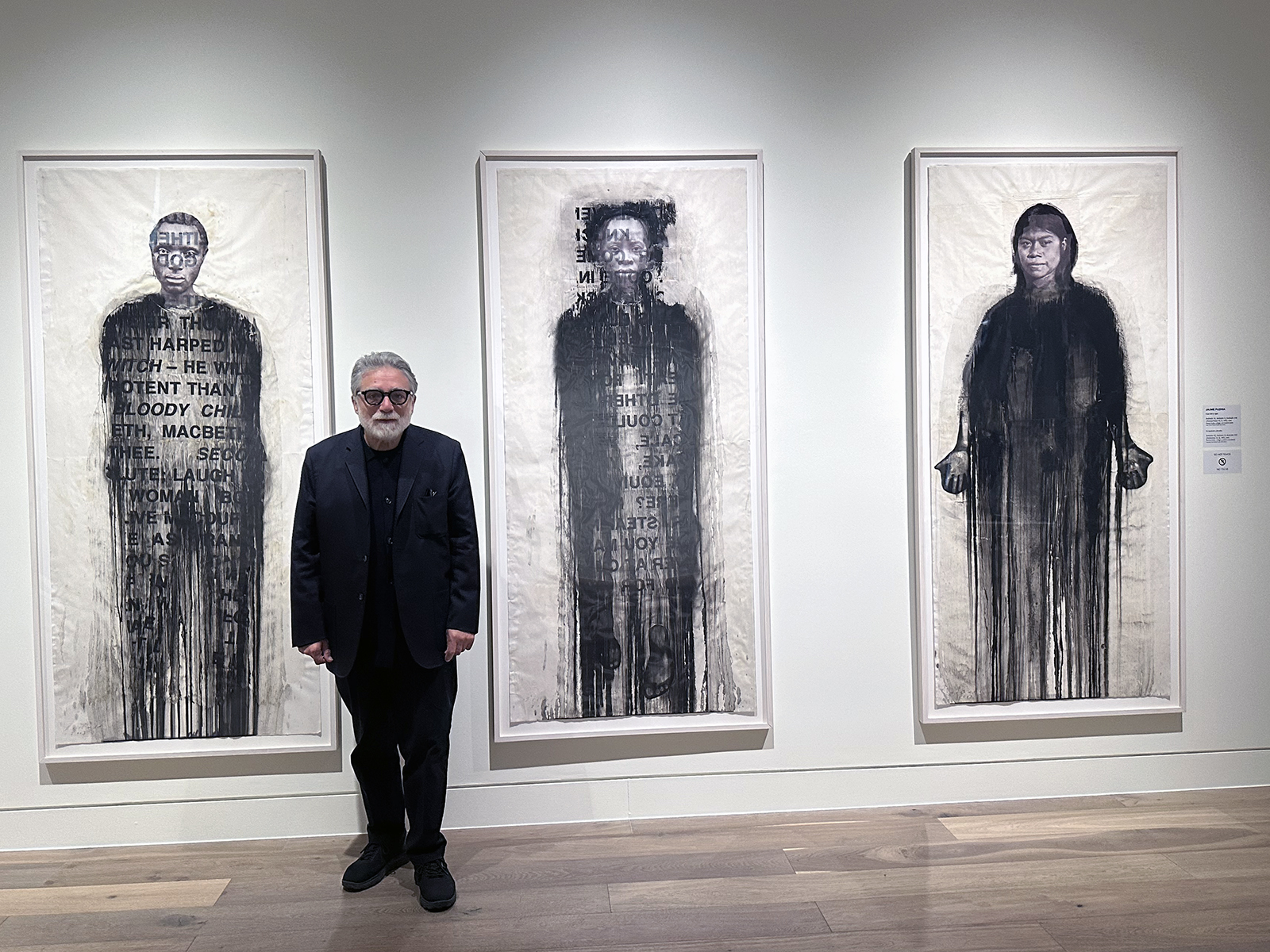 Jaume Plensa in front of the “Anònim” series at Denver Botanic Gardens
