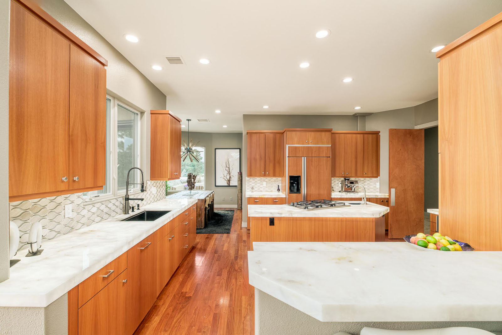 Cherry wood kitchen