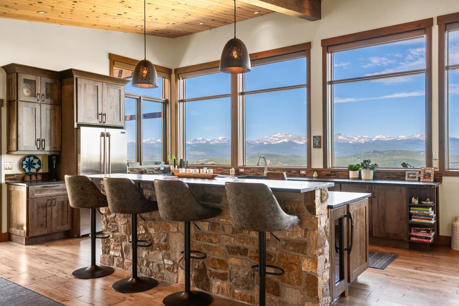 Kitchen island that overlooks the Indian Peaks